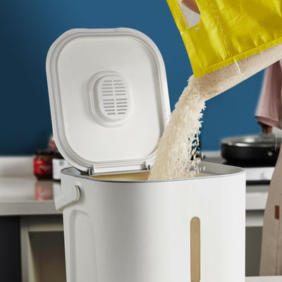 Logo personalizzabile Contenitore di stoccaggio del riso in plastica PP di grado alimentare con cucchiaio 5-10 kg di carico