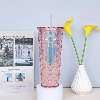 Metodo di flusso d'acqua Tazze creative di paglia di plastica doppio strato Flash Rosso Tazze a scala di pesce