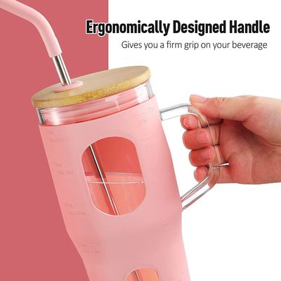 Logo personalizzato Tumbler in vetro riutilizzabile da 32 oz con maniglia a coperchio di bambù e manica in silicone