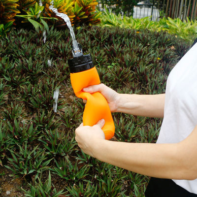 Bottiglia d'acqua in silicone antincorrosiva da 750 ml per viaggi e sport personalizzabile