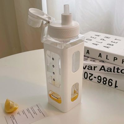 Bottiglia d'acqua Kawaii pronta per la palestra con adesivo 3D 700ml/900ml Latte da viaggio in plastica Portatile