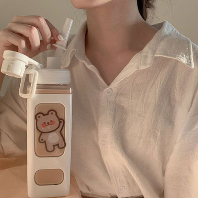 Bottiglia d'acqua Kawaii pronta per la palestra con adesivo 3D 700ml/900ml Latte da viaggio in plastica Portatile
