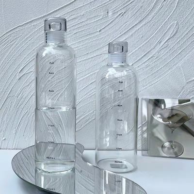 Stile di design minimalista 500 ml bottiglia d'acqua in vetro borosilicato senza BPA con marcatore dell'ora