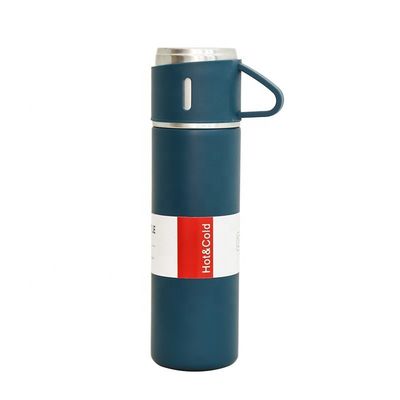 Viaggia con stile con questo set di bottiglie d'acqua a doppio muro in acciaio inossidabile