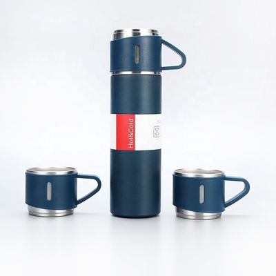 Viaggia con stile con questo set di bottiglie d'acqua a doppio muro in acciaio inossidabile