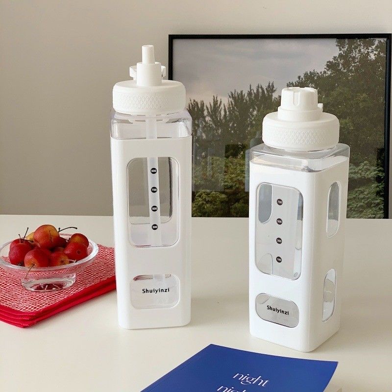 Bottiglia d'acqua Kawaii pronta per la palestra con adesivo 3D 700ml/900ml Latte da viaggio in plastica Portatile